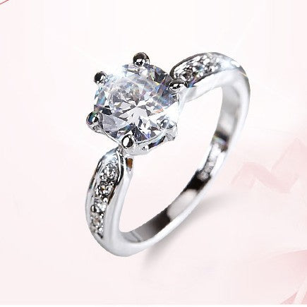 Elegant women's Korean wedding ring by eprolo, featuring a luxurious, living mouth-inspired design in shiny metal.