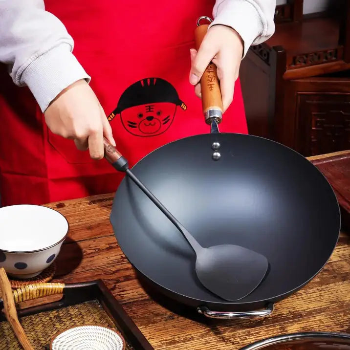 WANGYUANJI IRON SPOON SOUP AND COOKING SPATULA SET, TRADITIONAL CHINESE WOK SPATULA AND LONG WOODEN HANDLE SPOON