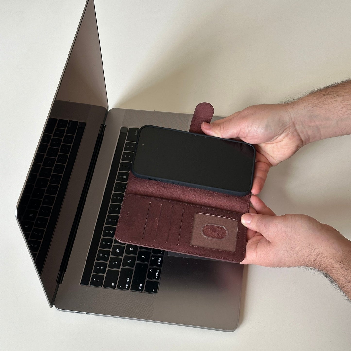 Vegas Premium Leather iPhone 15 Wallet Case with MagSafe | Detachable RFID Blocking Luxury Wallet